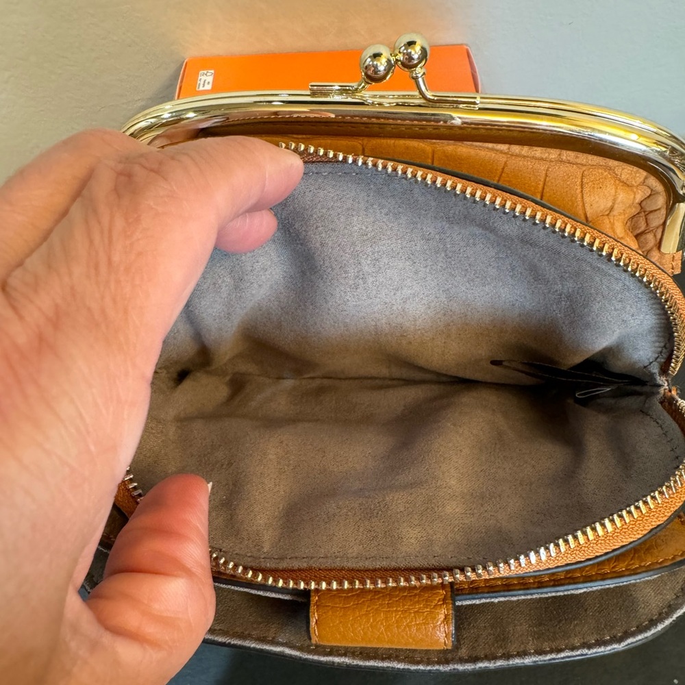 ❤️ Vince Camuto Leather Belt Bag - Picture 12 of 13